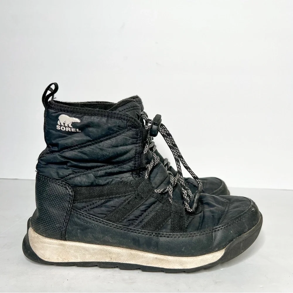 Sorel Youth Whitney II Short Lace Black Winter Boots Size 4 Girls Snow Boots